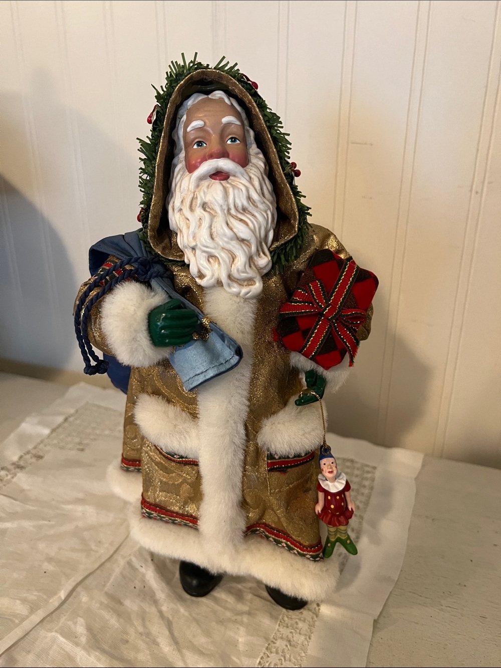 2000 Clothtique Possible Dreams Santa